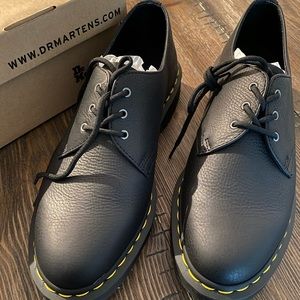 Dr. Airwair Martens Mens Carpathian Shoes